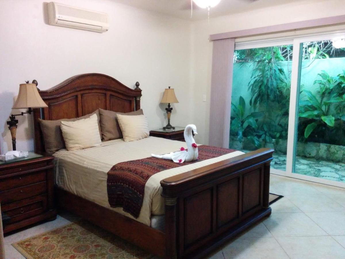 Casa Beard, Spacious Guest House With High Speed Wifi & Pool. Playa del Carmen Bagian luar foto